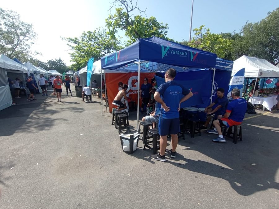 Atendimento de quick massage da Zen Viver para Veirano Advogados no Rio de Janeiro
